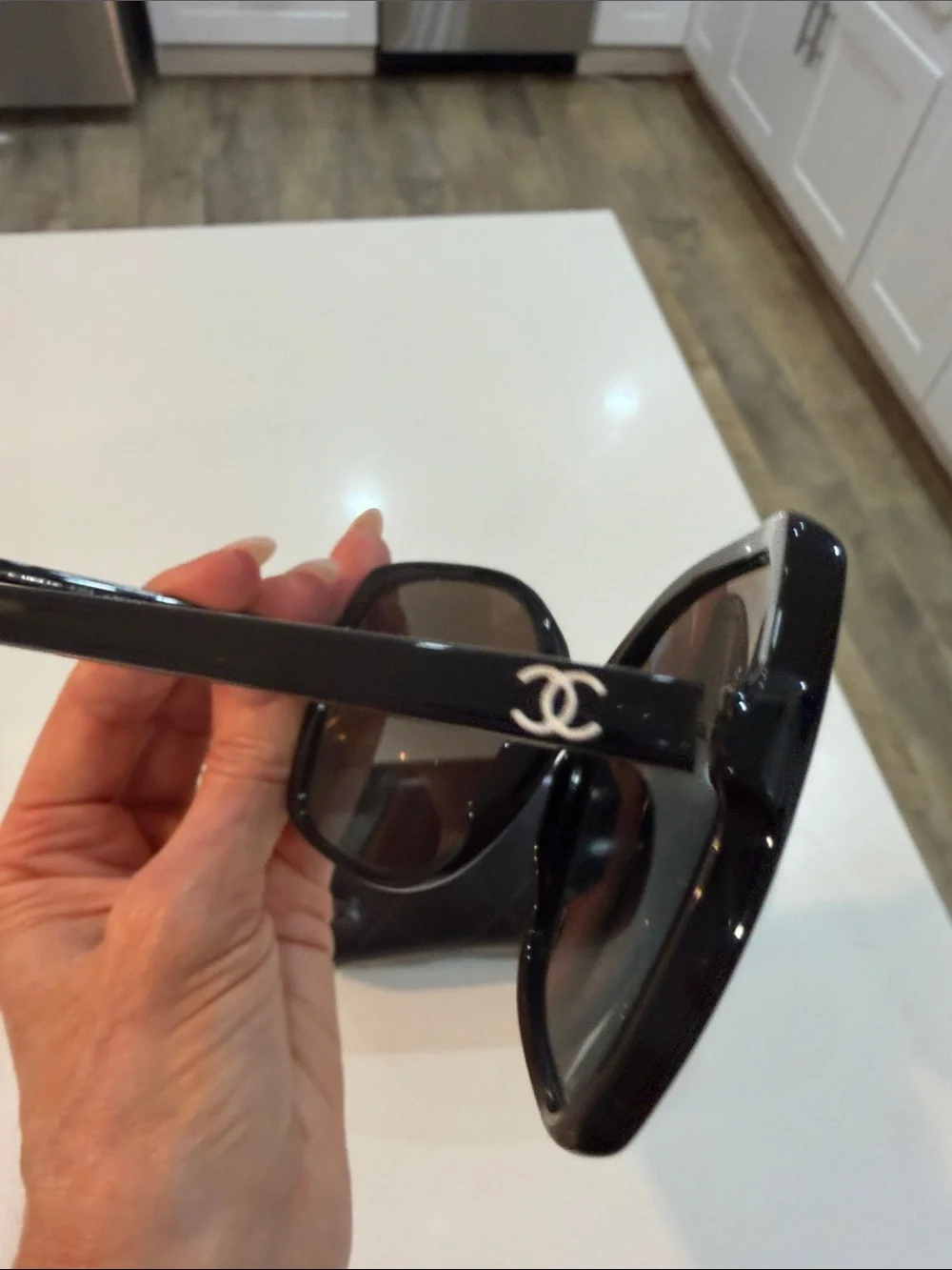 CHANEL Black Sunglasses with Dark Smoke Lenses vintage Y2K